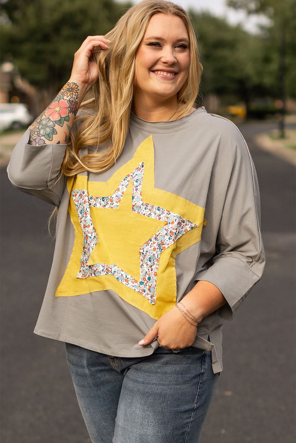 Chic grey floral star top - plus sizes
