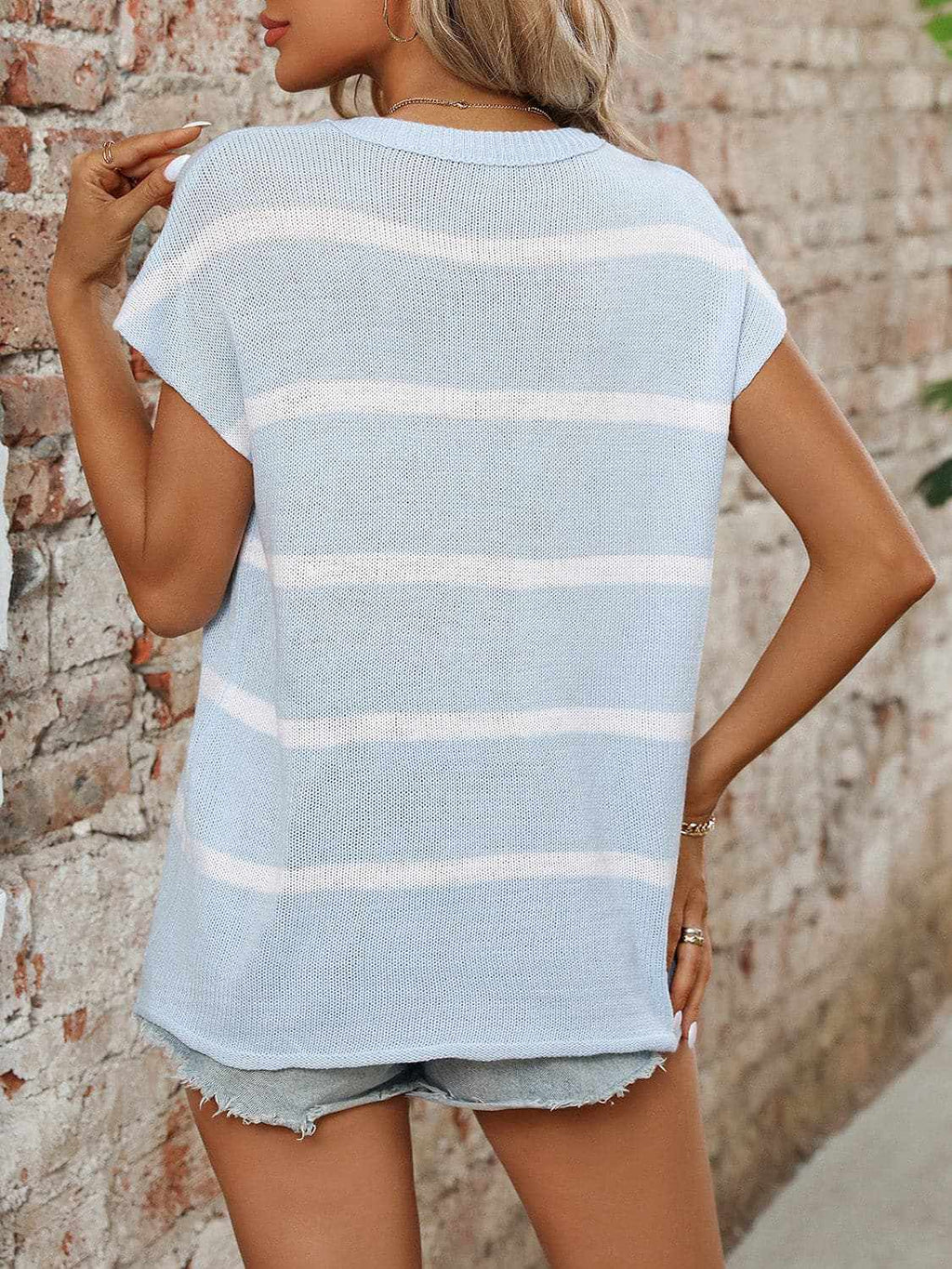 Chic striped knit top - round neck, short sleeves