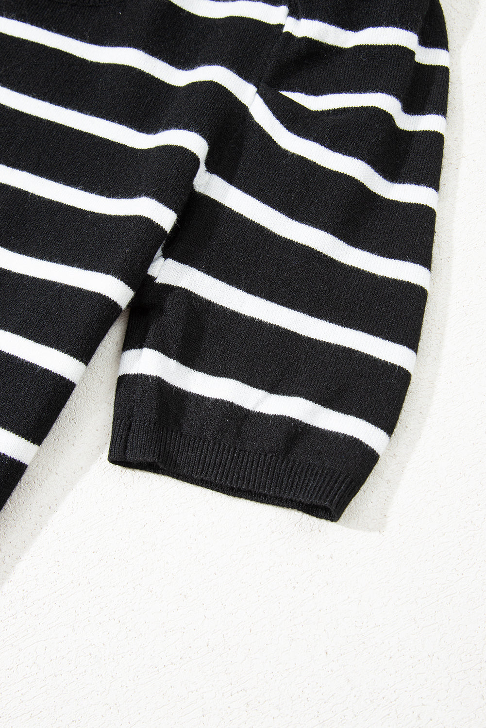 White Stripe Ribbed Trim Round Neck Bubble Sleeve Knitted Top