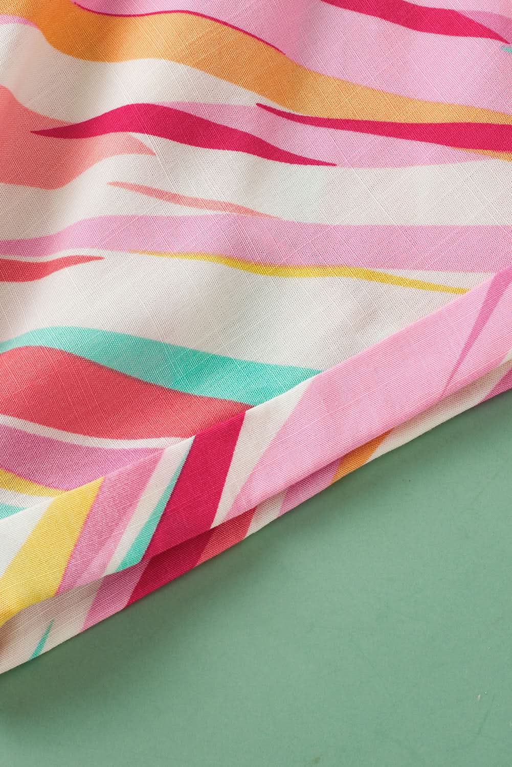 Chic plus-size abstract top, white