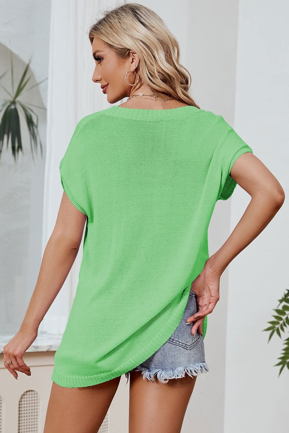 Vibrant v-neck color block tee