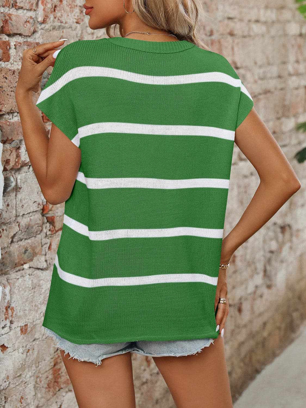 Chic striped knit top - round neck, short sleeves