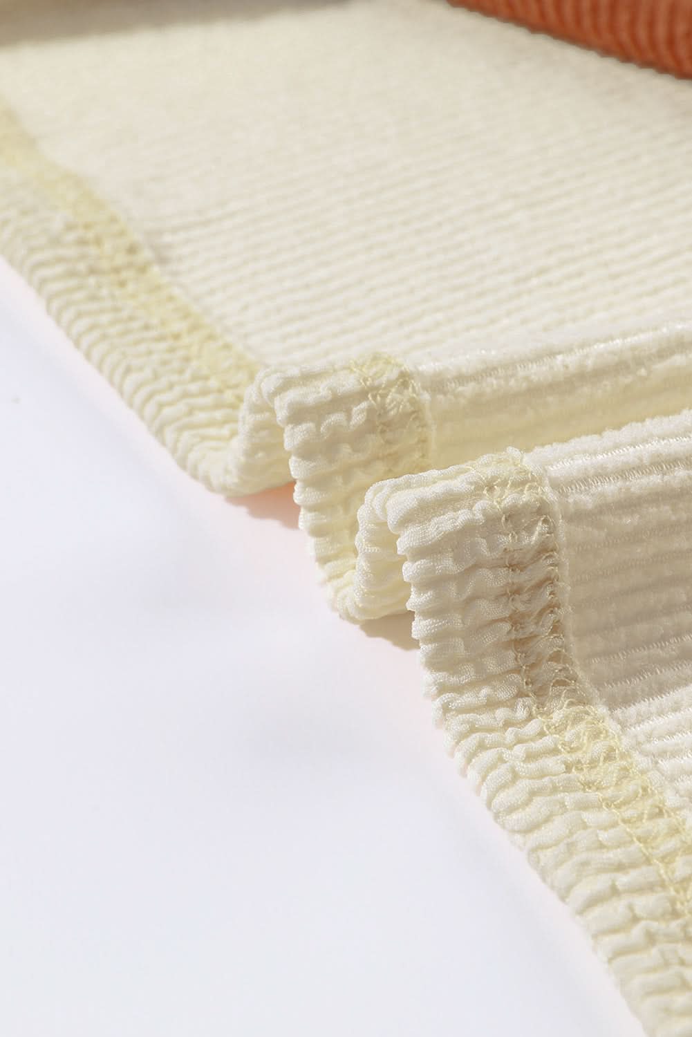 Chic khaki leopard block top