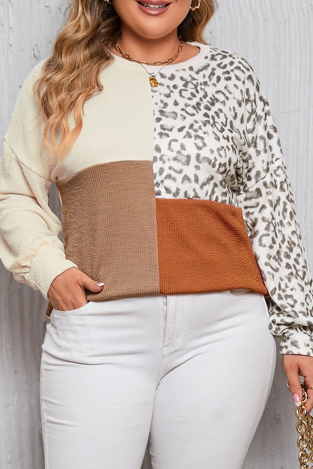 Chic khaki leopard block top