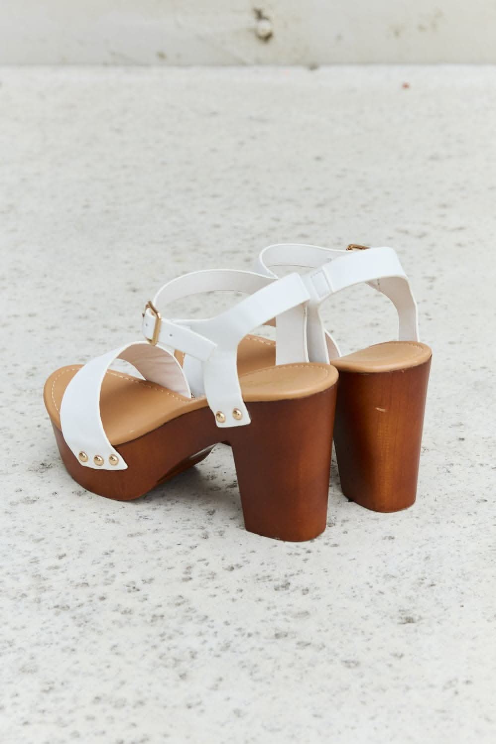 DDK wooden platform strap heels