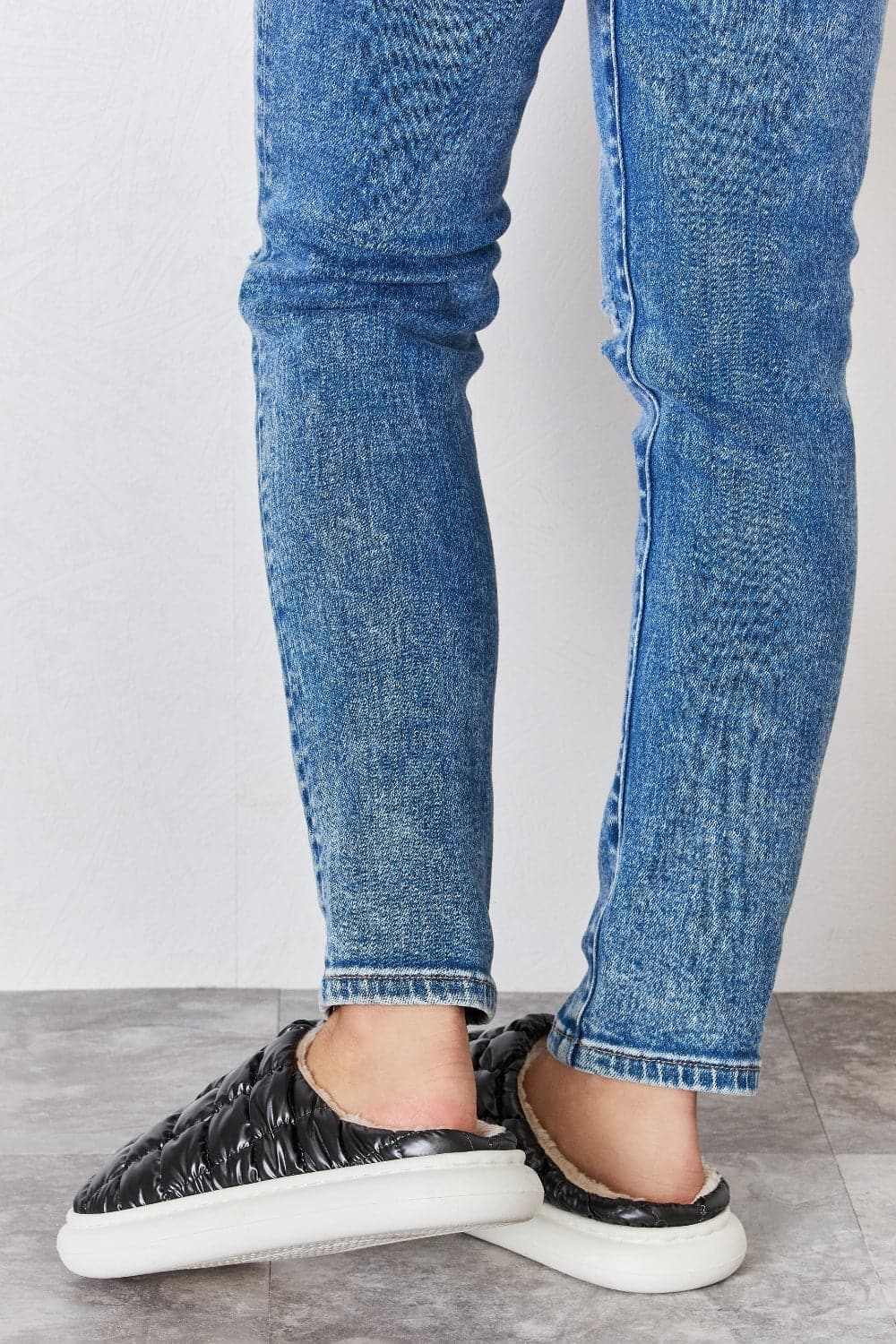 Plush puffer slippers by melody