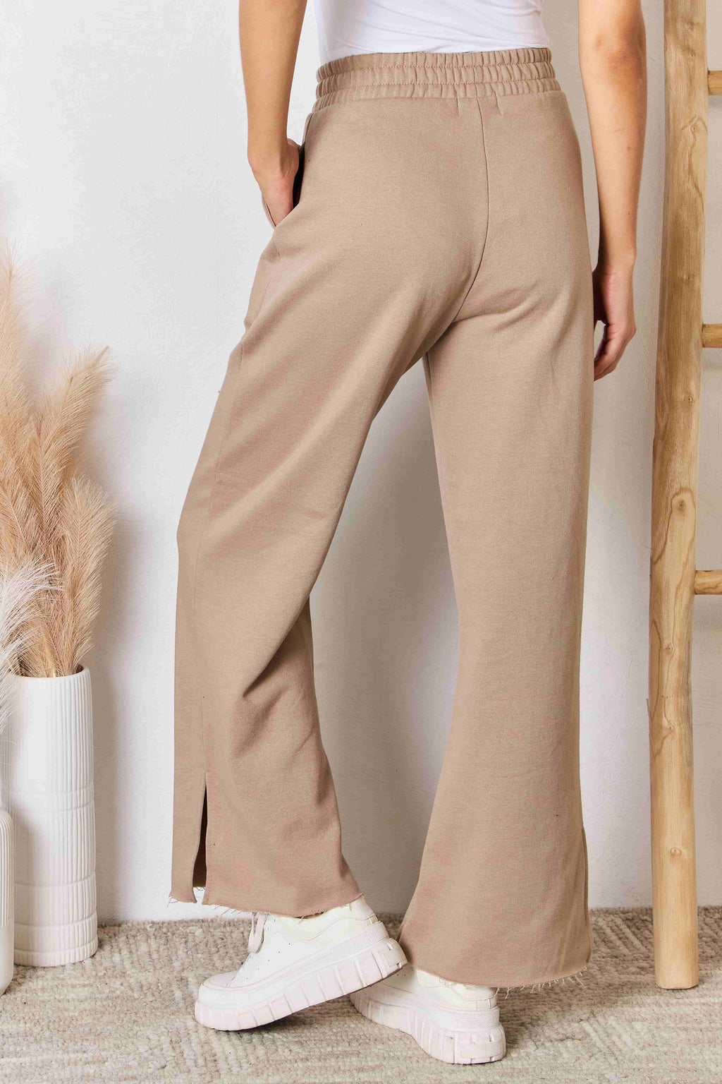 Risen wide leg pants with slits