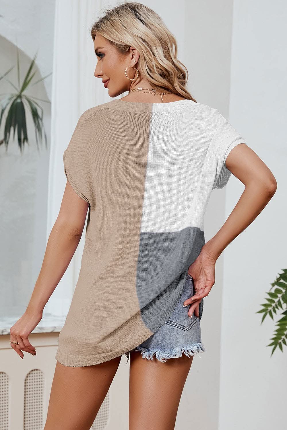 Vibrant v-neck color block tee