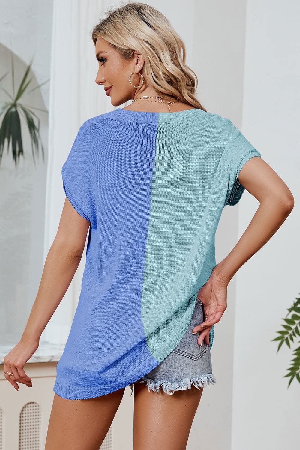 Vibrant v-neck color block tee