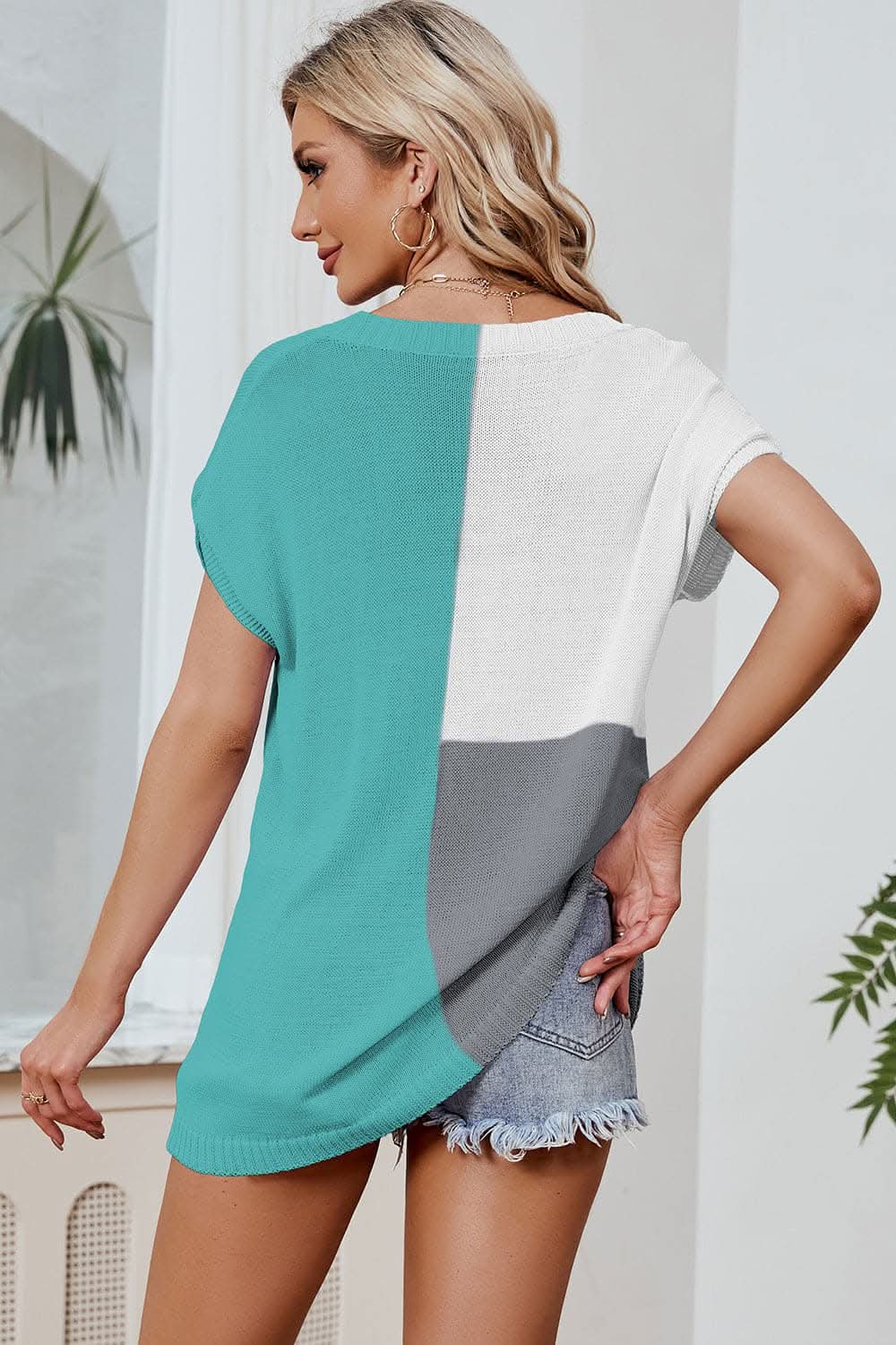 Vibrant v-neck color block tee