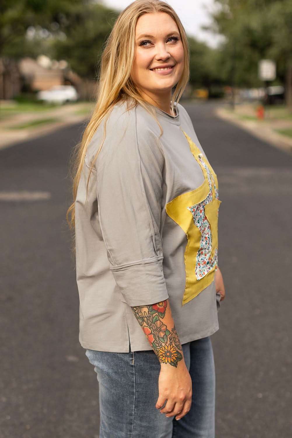 Chic grey floral star top - plus sizes