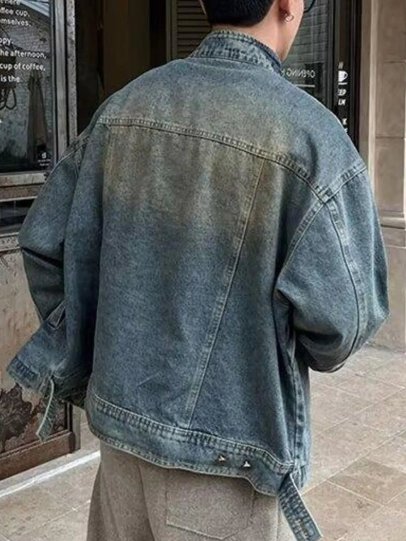 Men's Vintage Washed Denim Jacket with Classic Collar