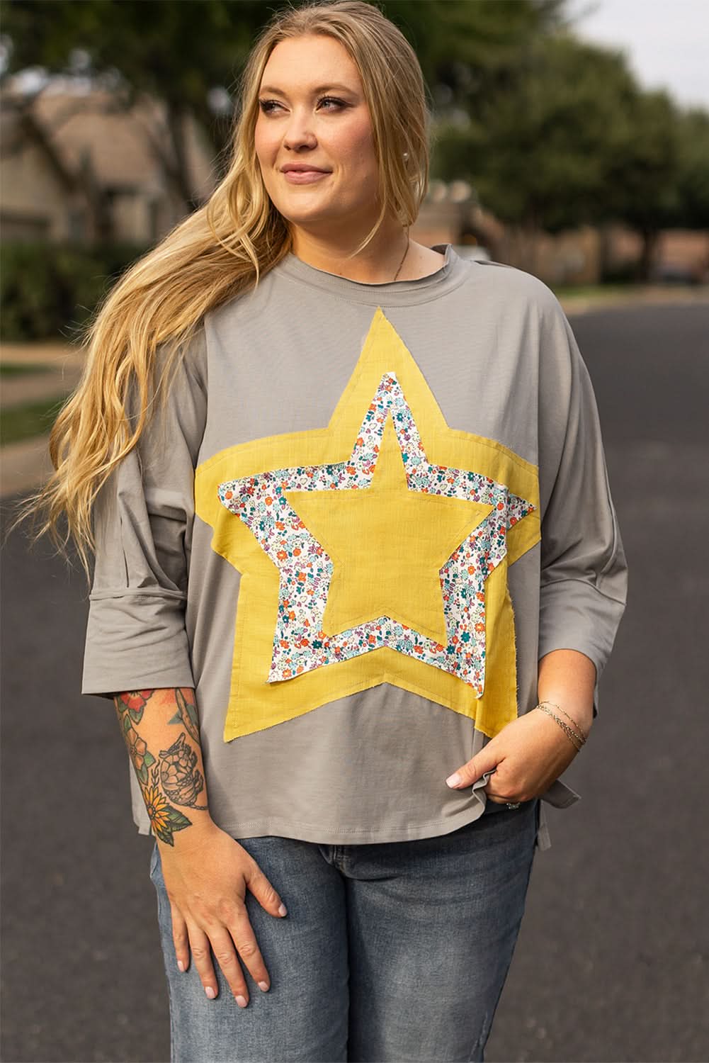 Chic grey floral star top - plus sizes