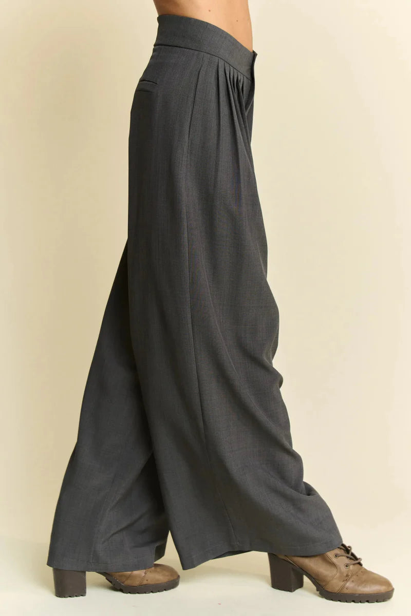 Davi & Dani Solid Back Pocket Shirring Detail Wide Leg Pants