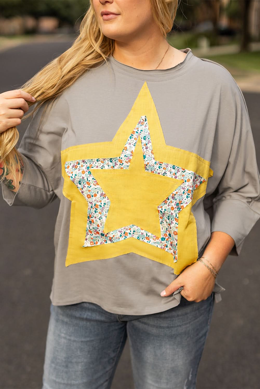 Chic grey floral star top - plus sizes