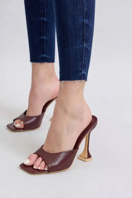 Judy Blue Full Size Mid Rise Skinny Jeans with Raw Hem Plus Size