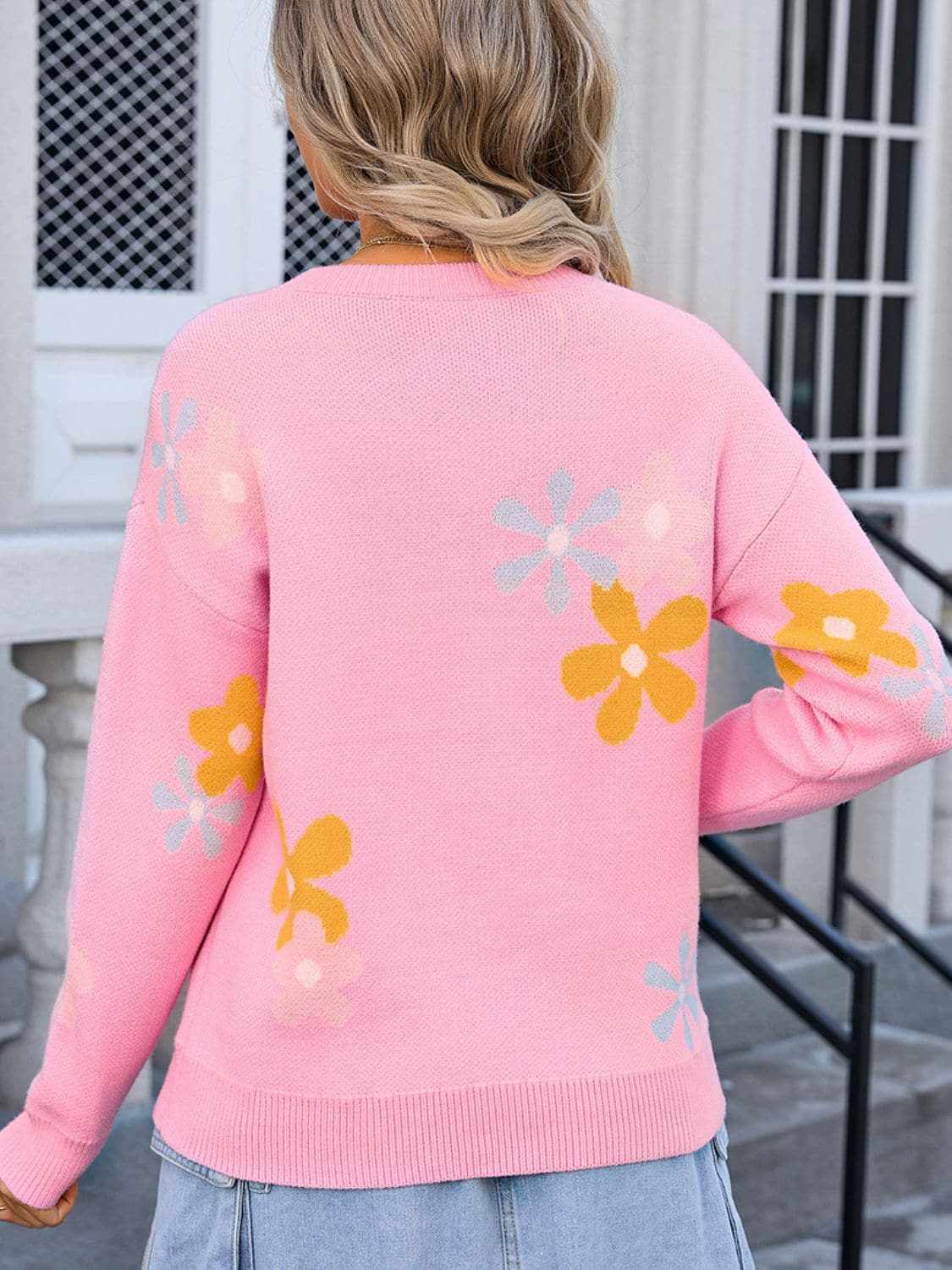 Floral print sweater, round neck