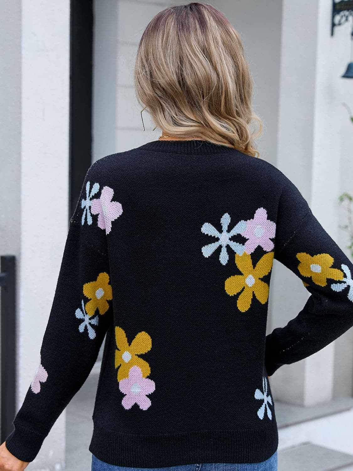 Floral print sweater, round neck